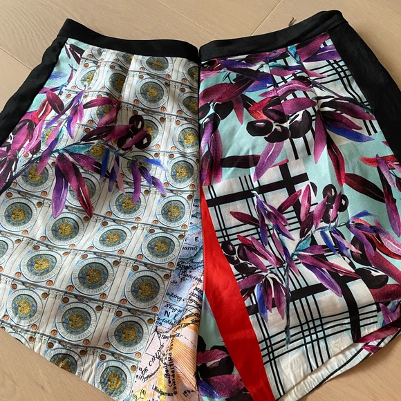 Clover Canyon Shorts Sz Small - Picture 4 of 4